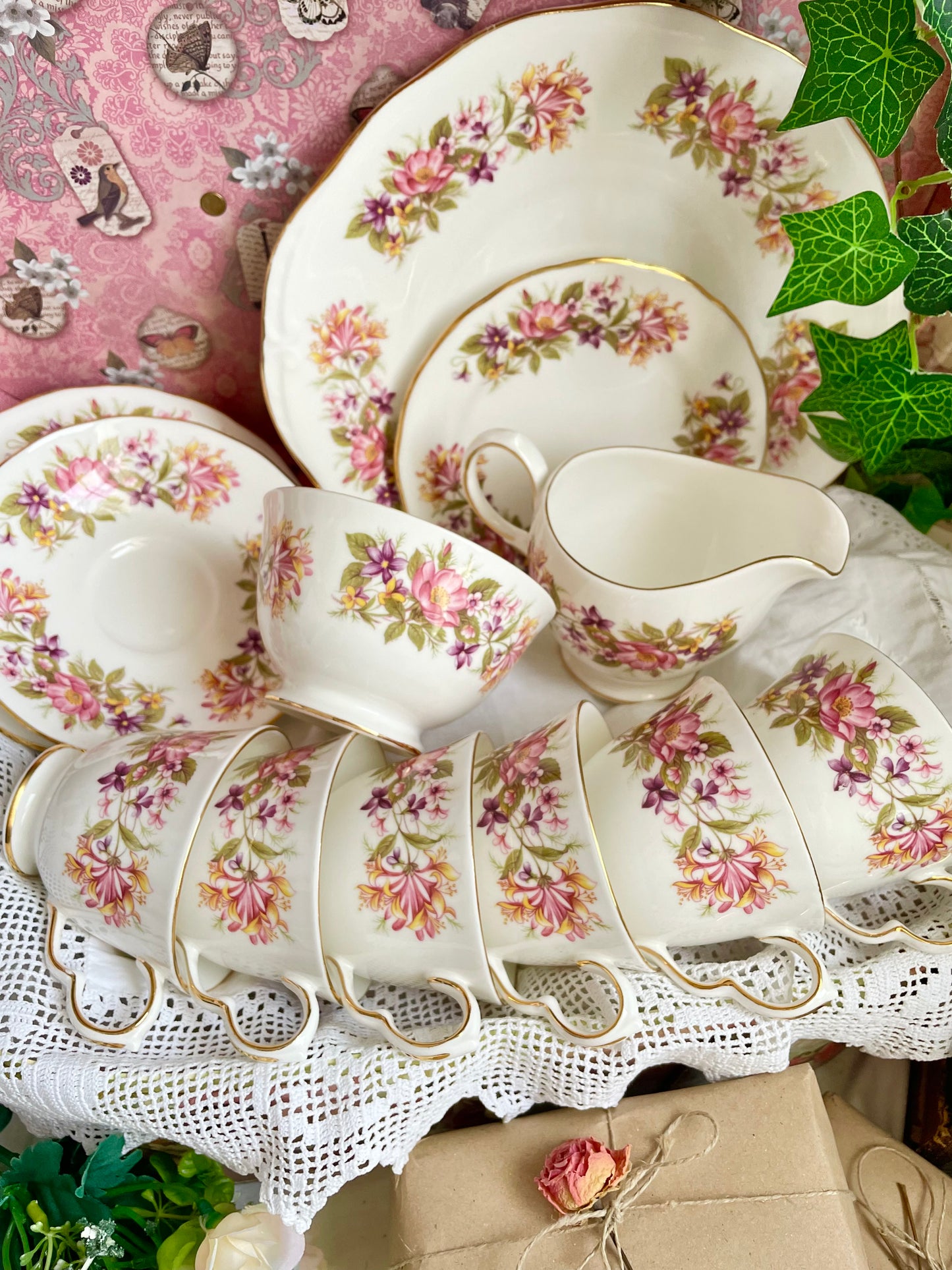 Vintage Colclough Wayside 21 Piece Bone China Tea Set